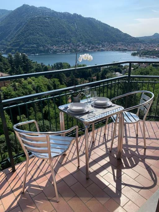 La Finestra Sul Lago Di Como Bagian luar foto