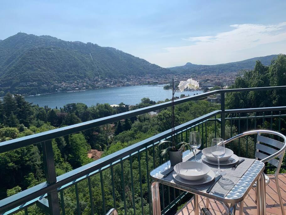 La Finestra Sul Lago Di Como Bagian luar foto